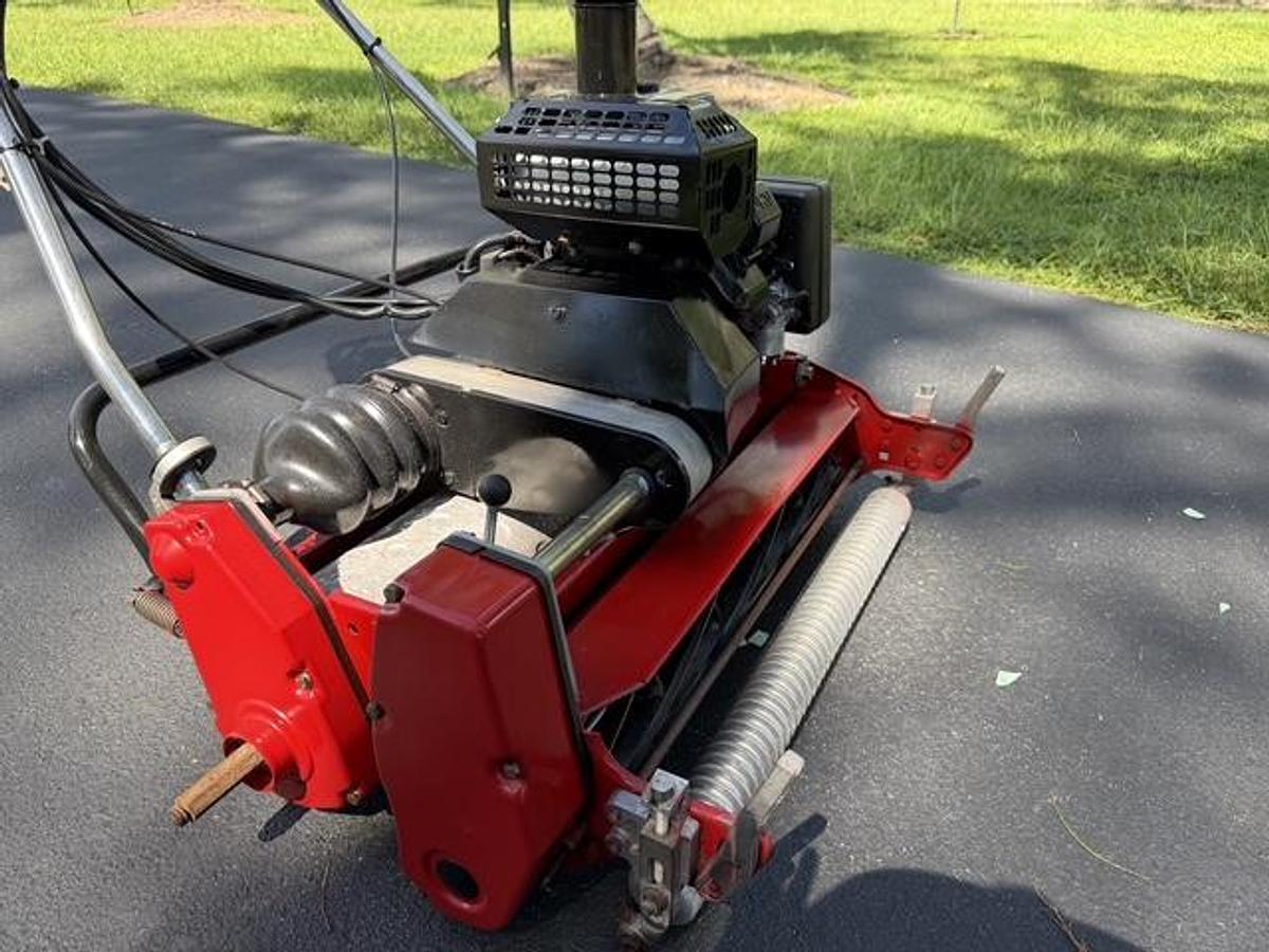 Used 2010 Toro Greensmaster 1600