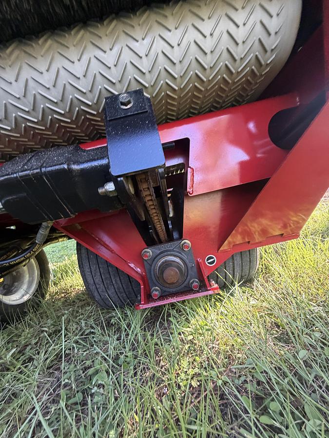 Used 2019 Toro Topdresser 2500