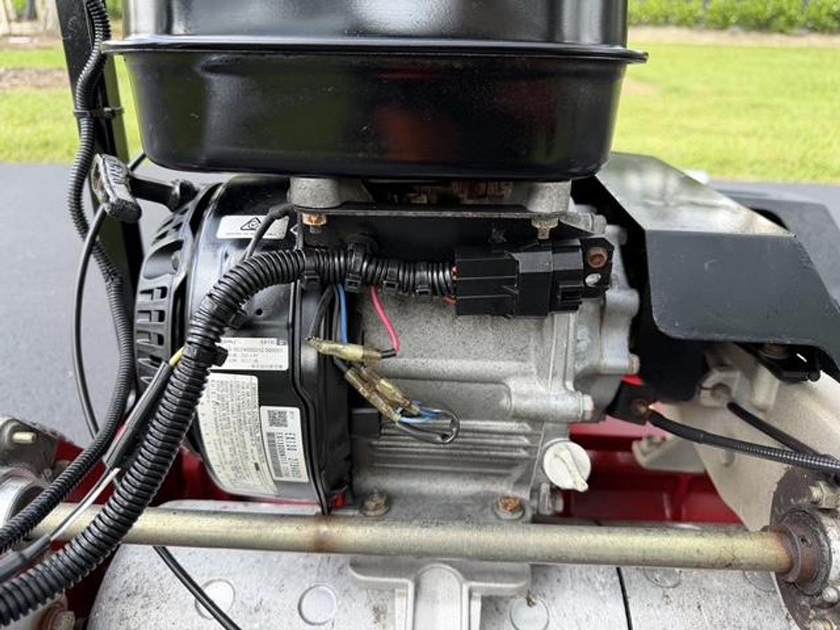 Used 2018 Toro Greensmaster 1600 Model 04056