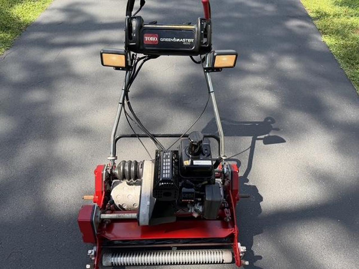 Used 2010 Toro Greensmaster 1600
