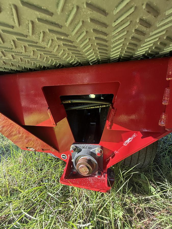 Used 2019 Toro Topdresser 2500