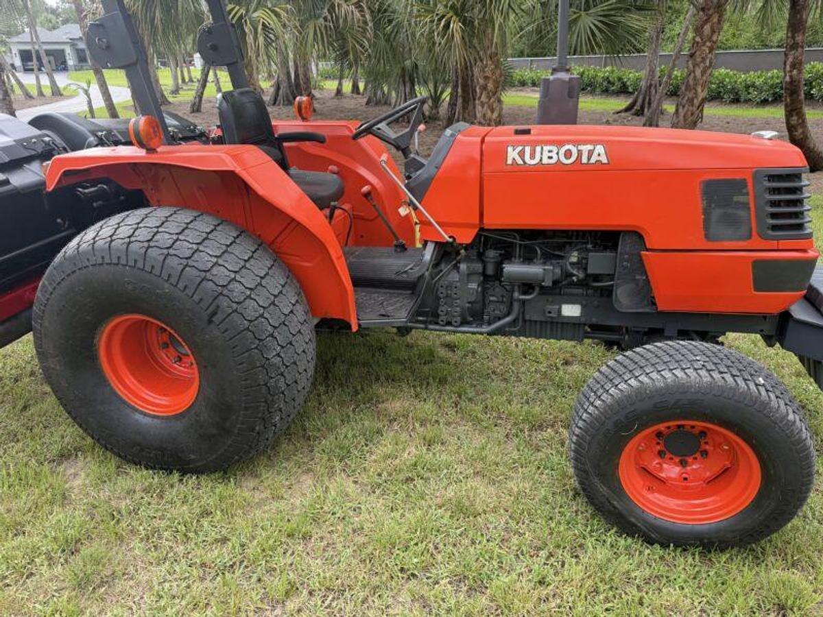 Used 2017 Toro Pro-Core 1298 Model 09716