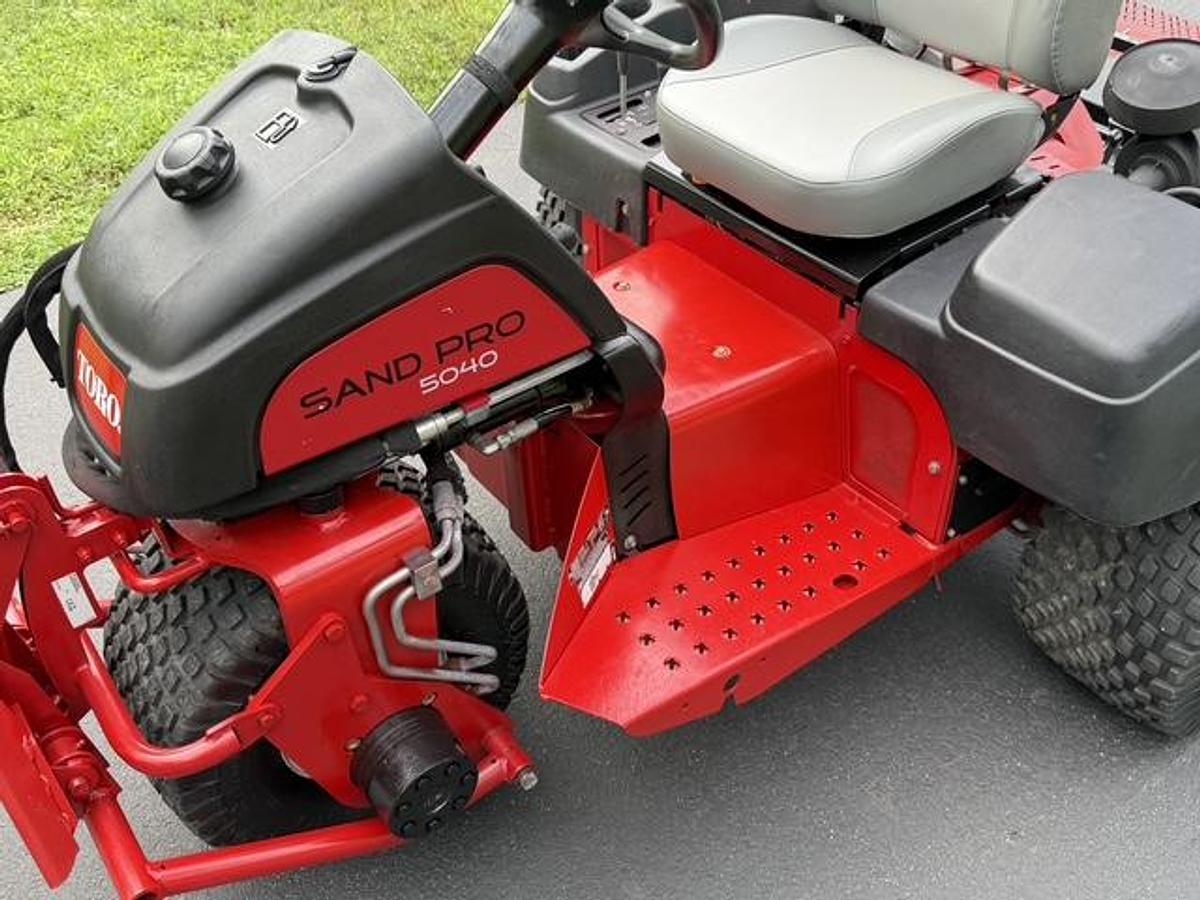 Used 2019 Toro SandPro 5040