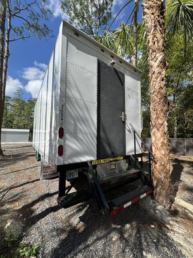 Used 2015 HINO with Truck Body