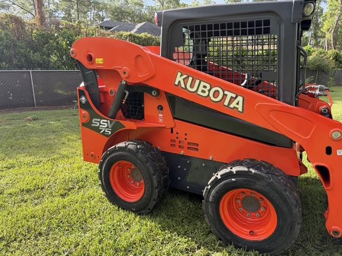 Used 2017 Kubota SSV75
