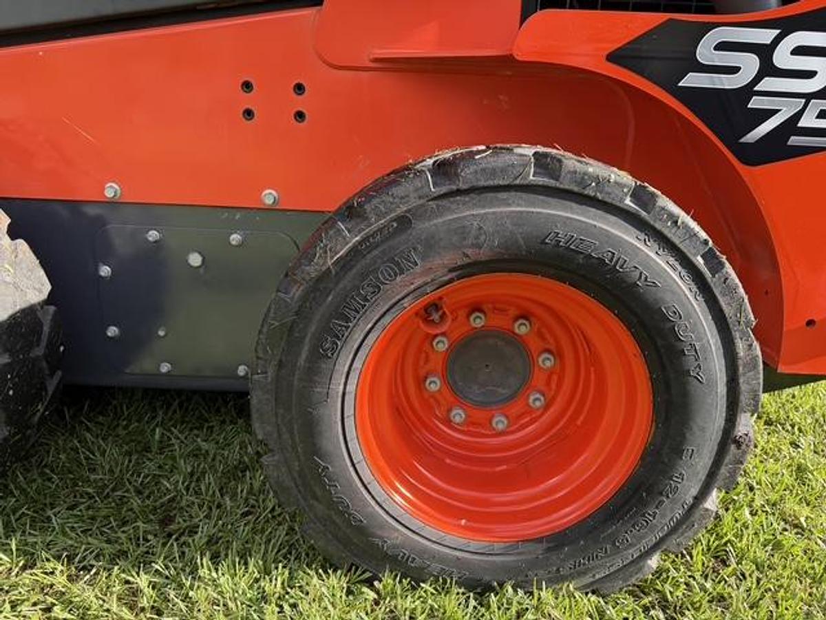 Used 2017 Kubota SSV75