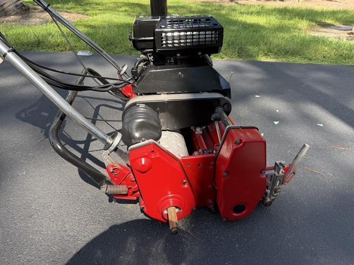 Used 2010 Toro Greensmaster 1600
