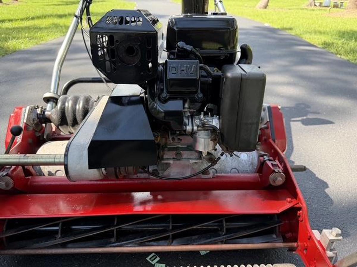 Used 2010 Toro Greensmaster 1600