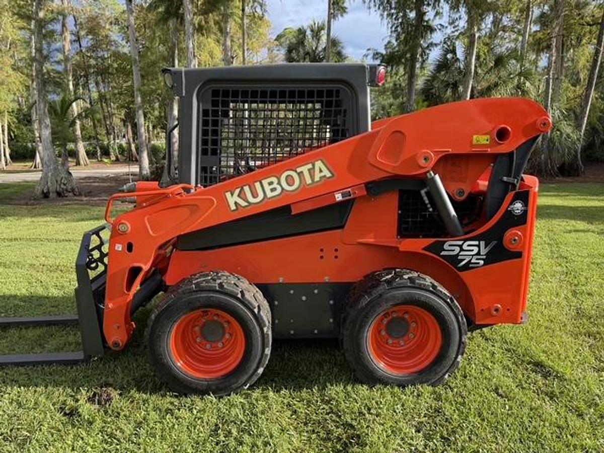 Used 2017 Kubota SSV75