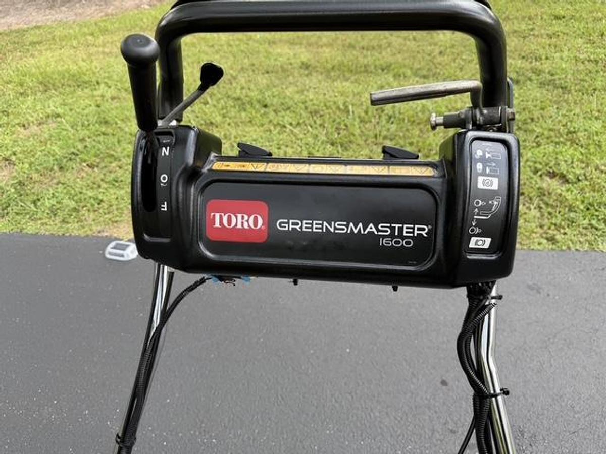 Used 2018 Toro Greensmaster 1600 Model 04056