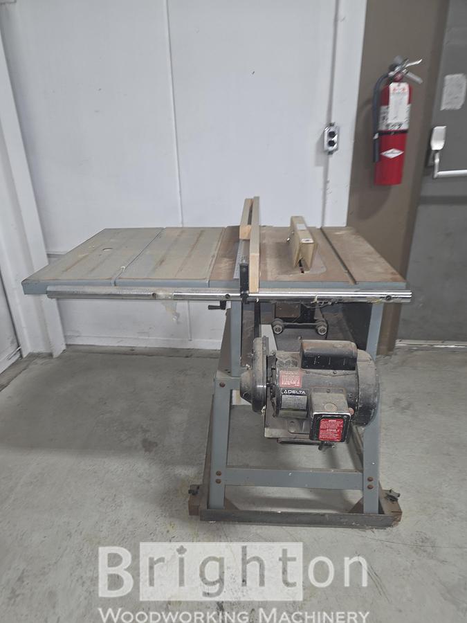 Used Delta 34-444 used cabinet saw #BBM2796
