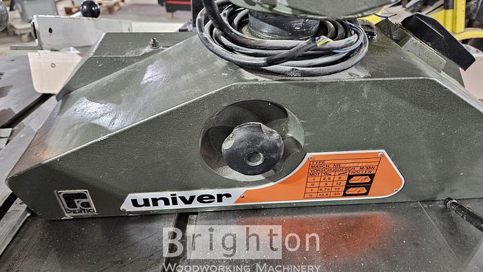 Used Univer 1800 used 4 wheel stock Feeder #BM2683