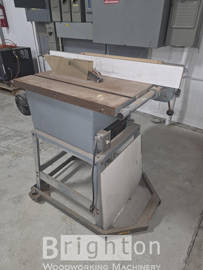 Used Delta 34-444 used cabinet saw #BBM2796
