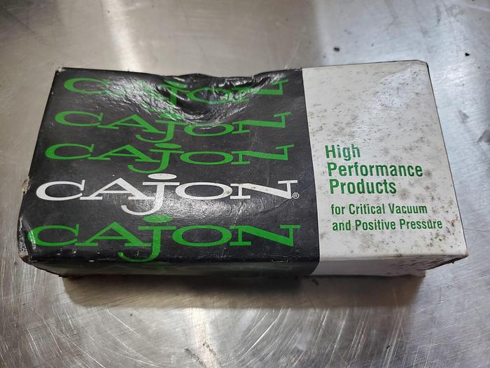 (Box of 2) Cajon SS-8-VCO-6-4 Female Fitting Vacuum (F2)