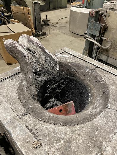 Used PILLAR 250 Kw, 3200 Hz Mk8 INDUCTION FURNACE