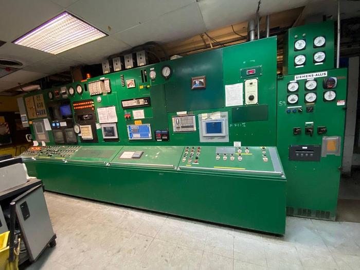 Used 5MW STEAM TURBINE GENERATOR GE 5AT1861282A1 ALTERNATING CURRENT