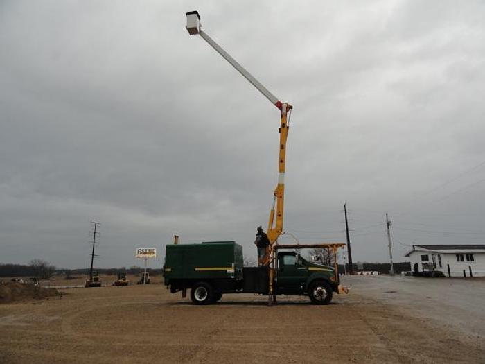 Used 2005 VERSALIFT VO255