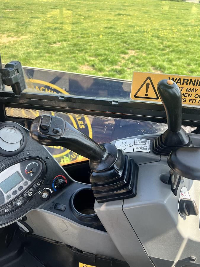 Used 2020 DOOSAN DX27Z