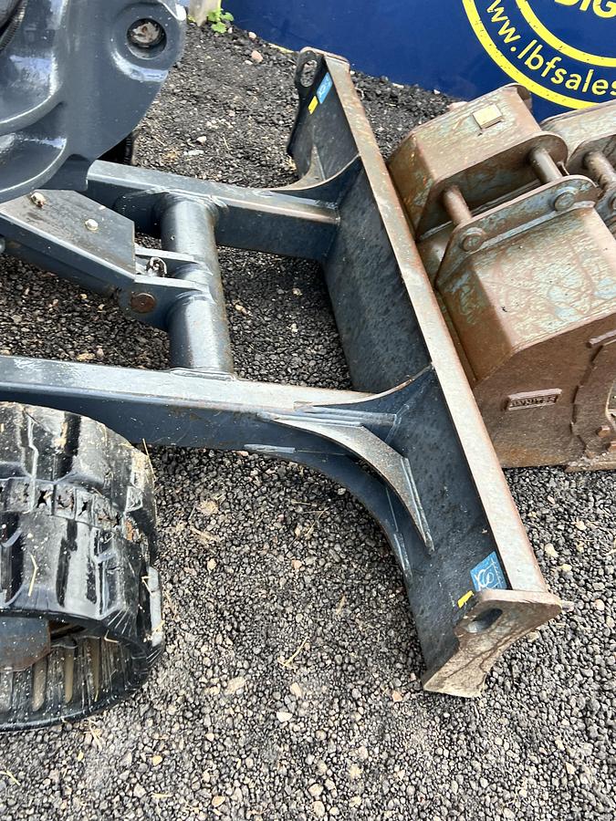 Used 2017 HITACHI ZX33U