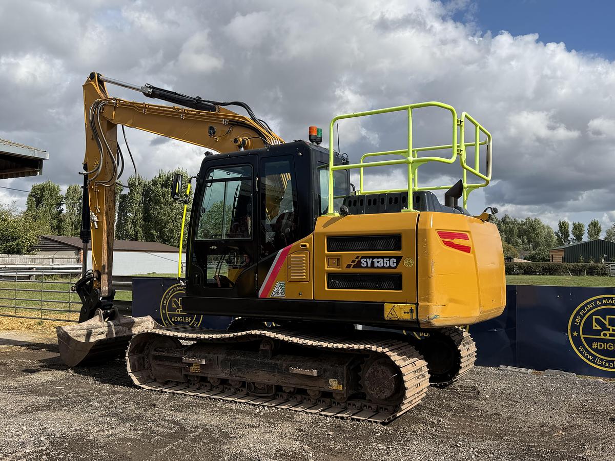 Used 2023 SANY SY135C