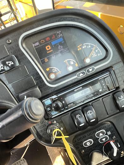 Used 2022 JCB 540-140