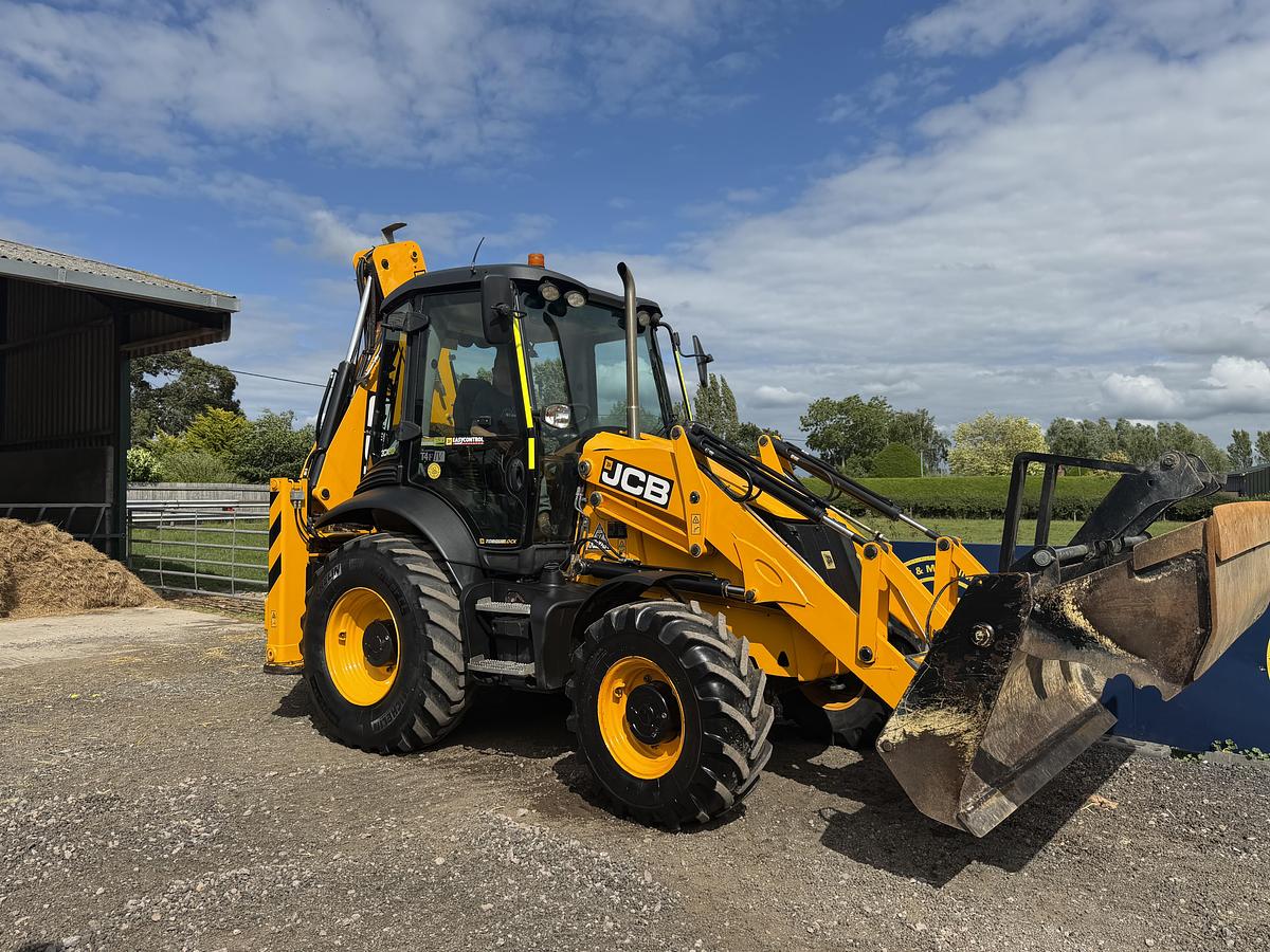 Used 2021 JCB 3CX SITE MASTER PRO