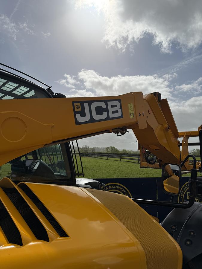 Used 2022 JCB 531-70
