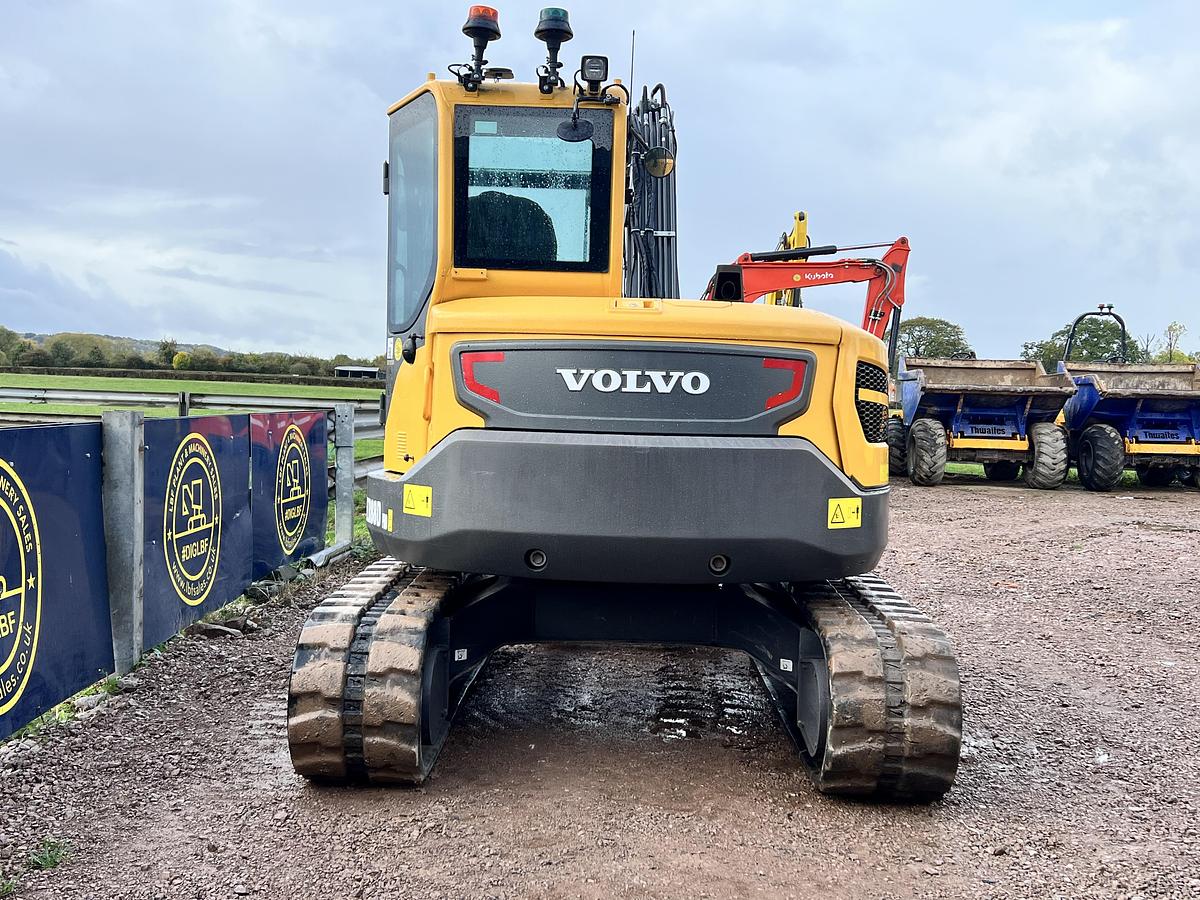 Used 2020 VOLVO ECR88D PRO