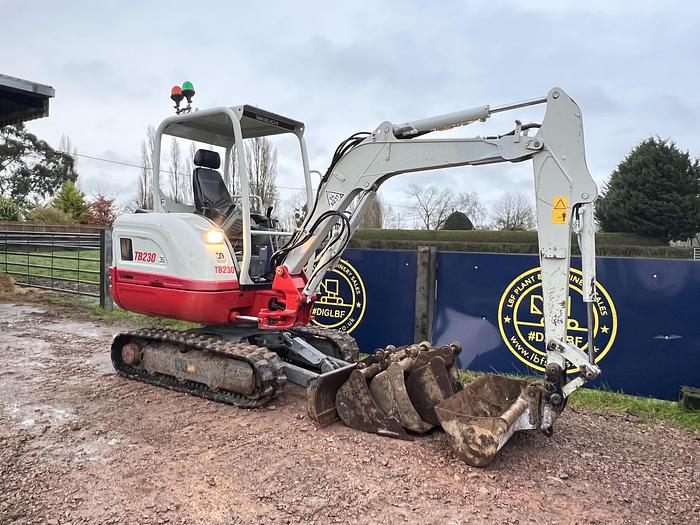 Used 2017 TAKEUCHI TB230