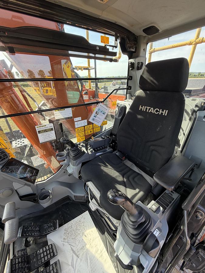 Used 2022 HITACHI ZAXIS ZX135USBL-7