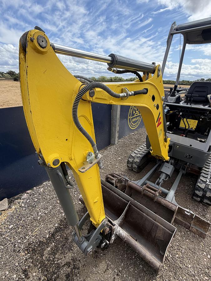 Used 2022 WACKER NEUSON EZ17