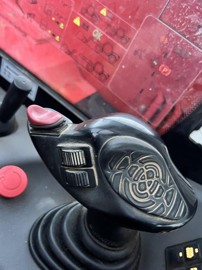 Used 2022 MANITOU MT 930 H