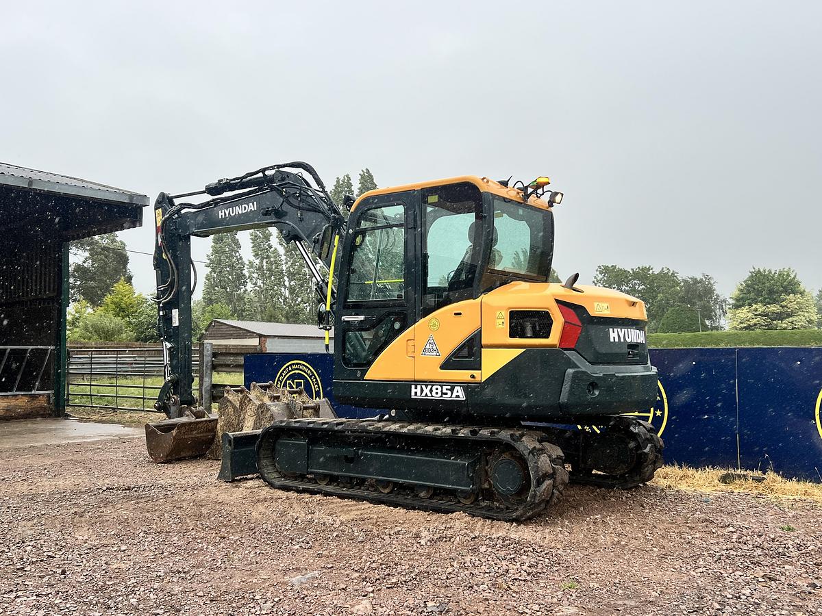 Used 2021 HYUNDIA HX85A