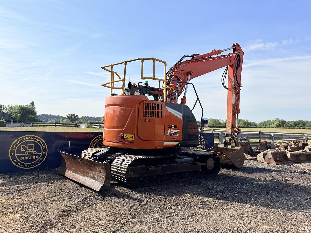 Used 2022 HITACHI ZAXIS ZX135USBL-7