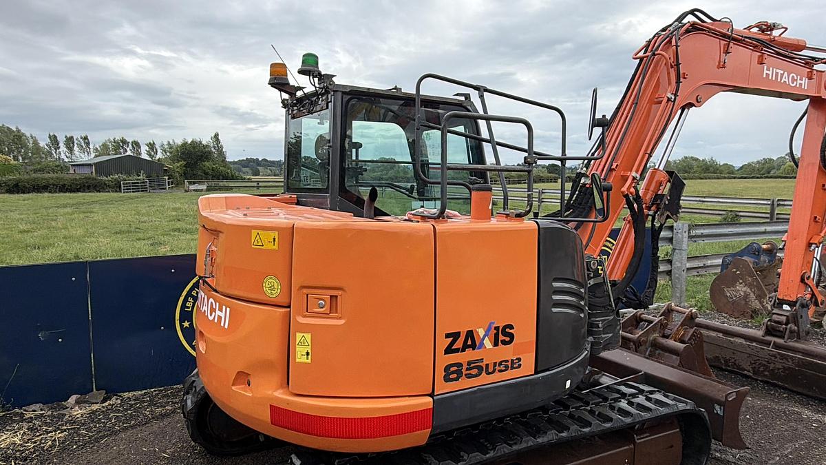 Used 2018 HITACHI ZX85USB-5