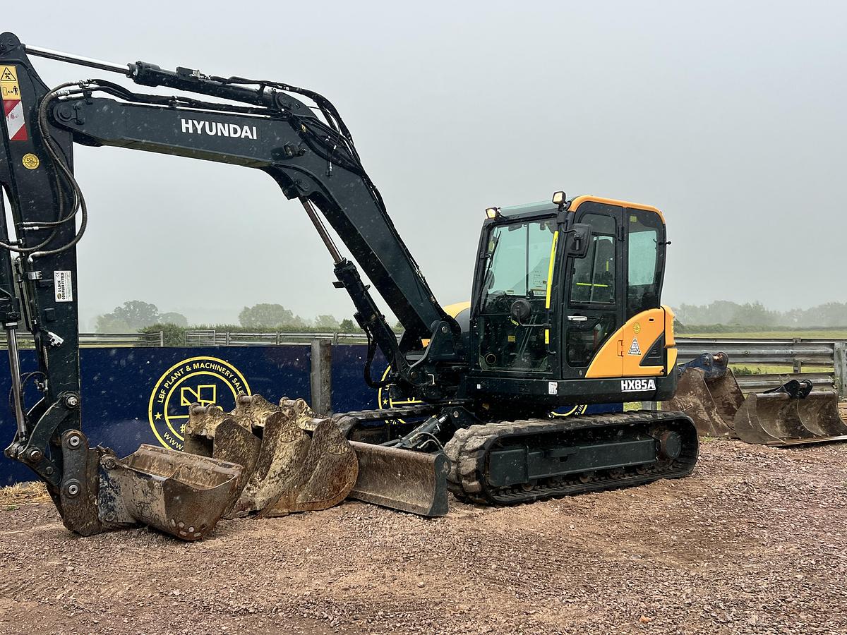 Used 2021 HYUNDIA HX85A