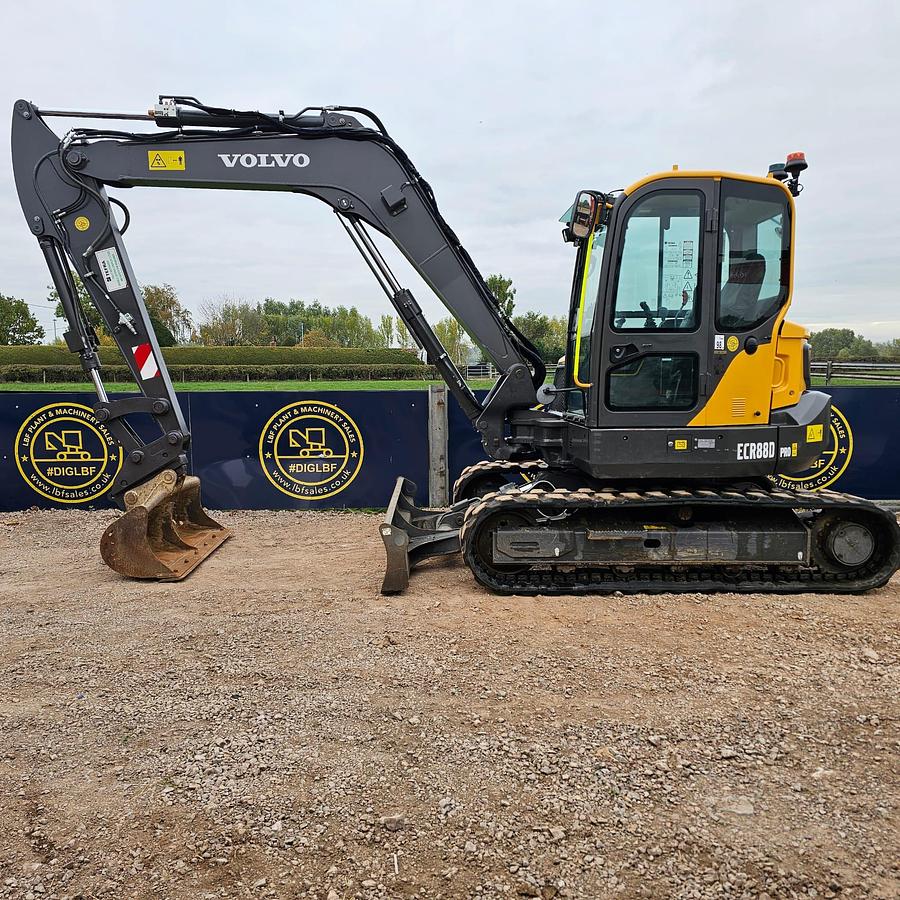 Used 2020 VOLVO ECR88D PRO