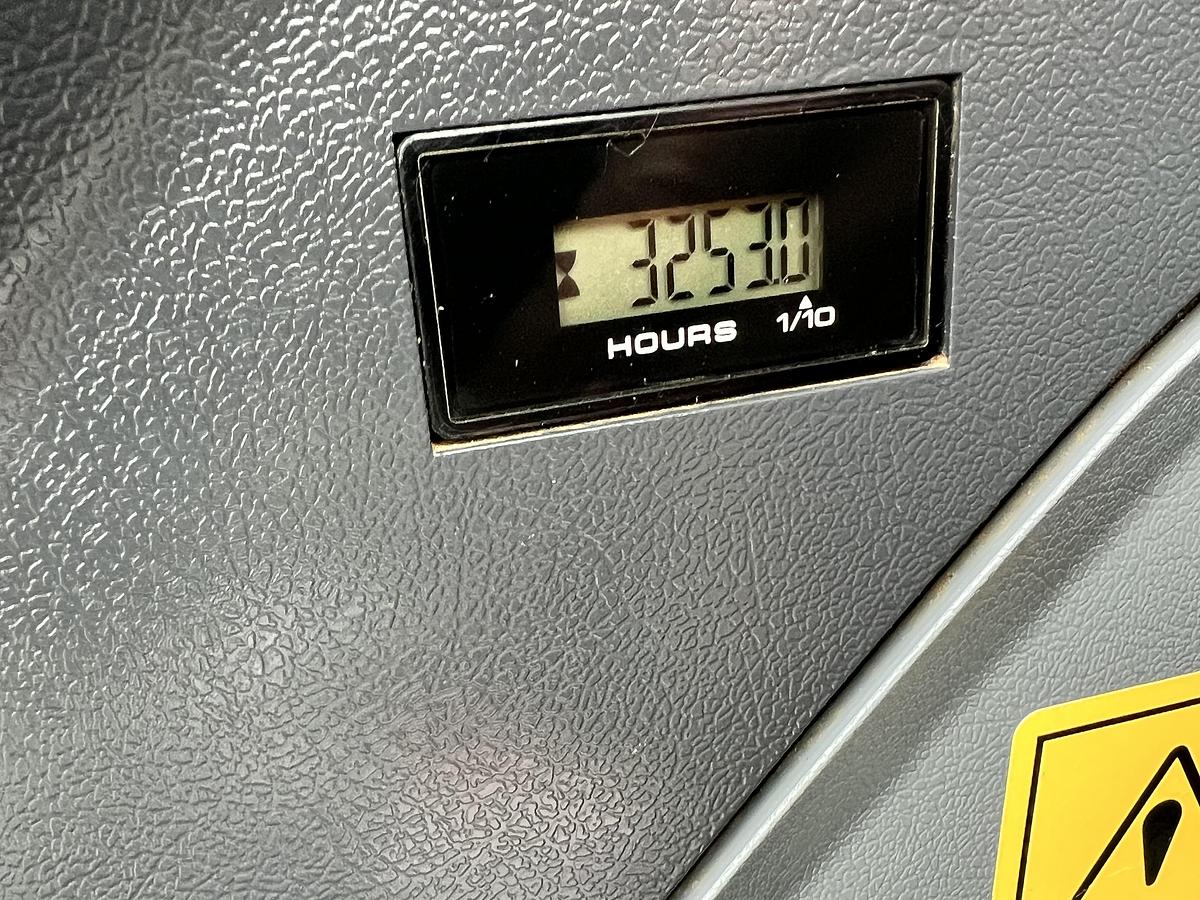 Used 2021 HYUNDIA HX85A