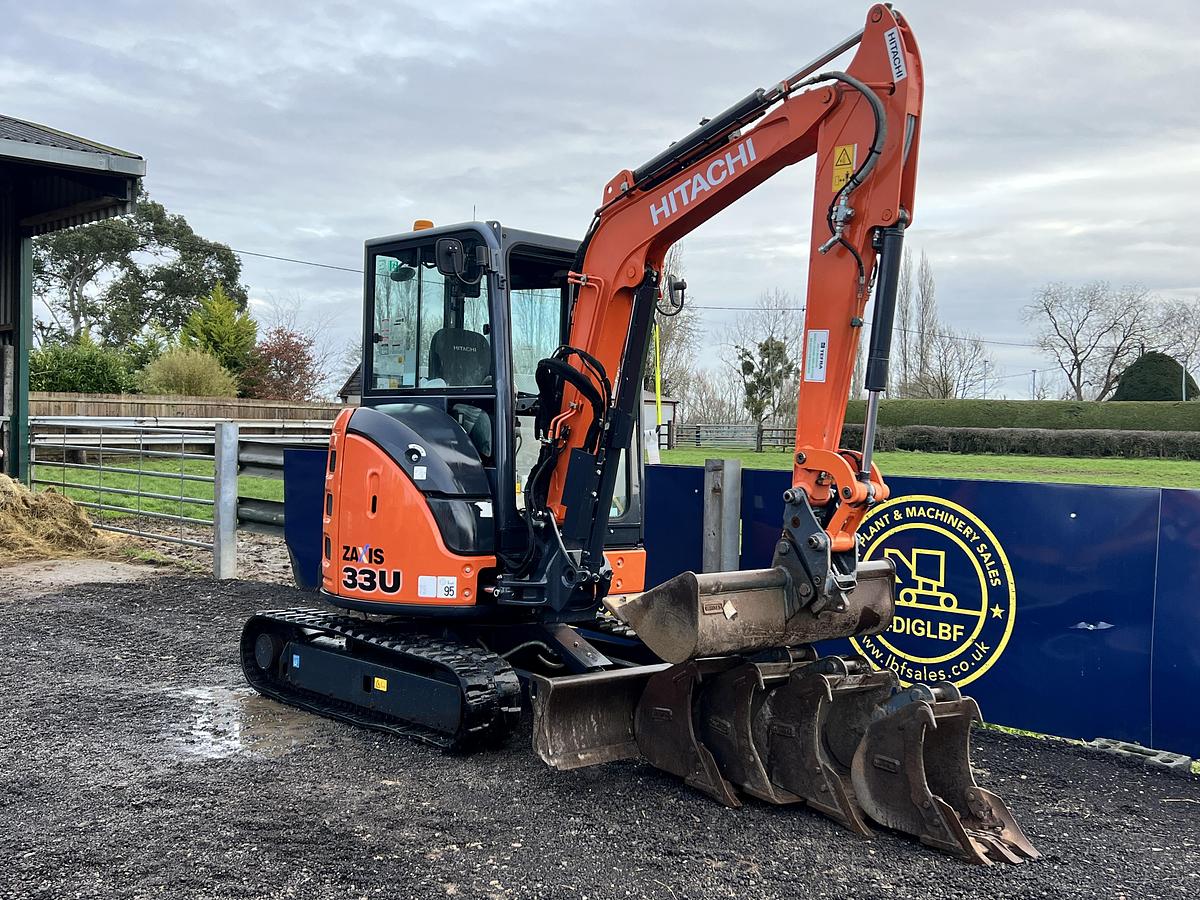 Used 2017 HITACHI ZX33U