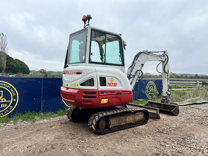 Used 2018 TAKEUCHI TB230