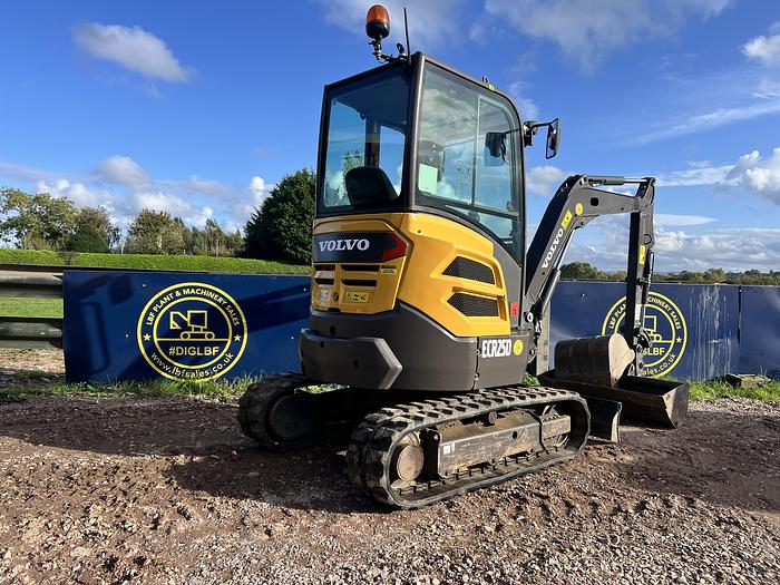 Used 2019 HITACHI ZX26U