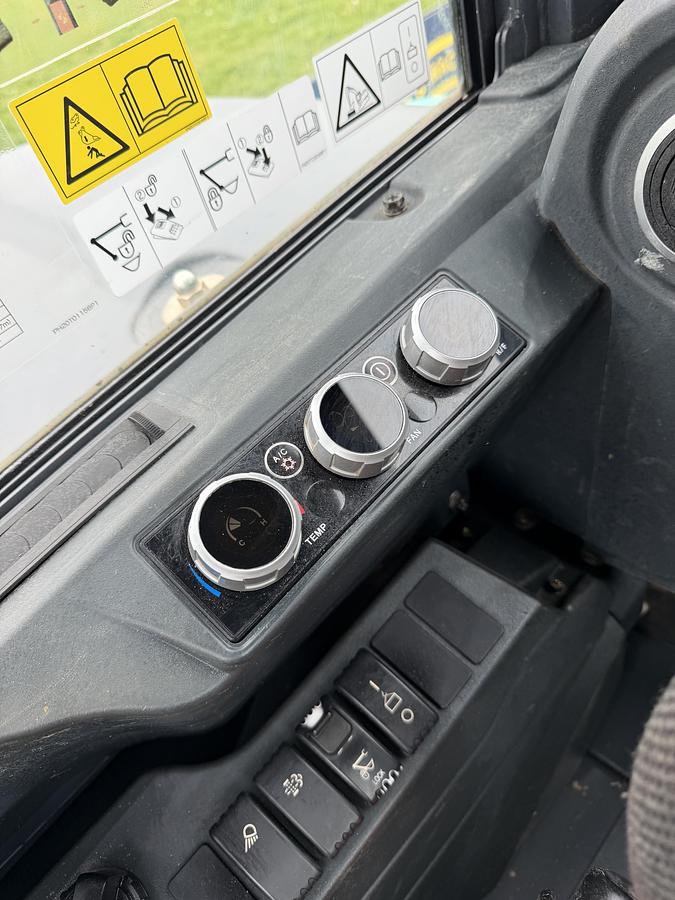 Used 2023 KOBELCO SK50SRX