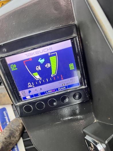 Used 2018 TAKEUCHI TB260