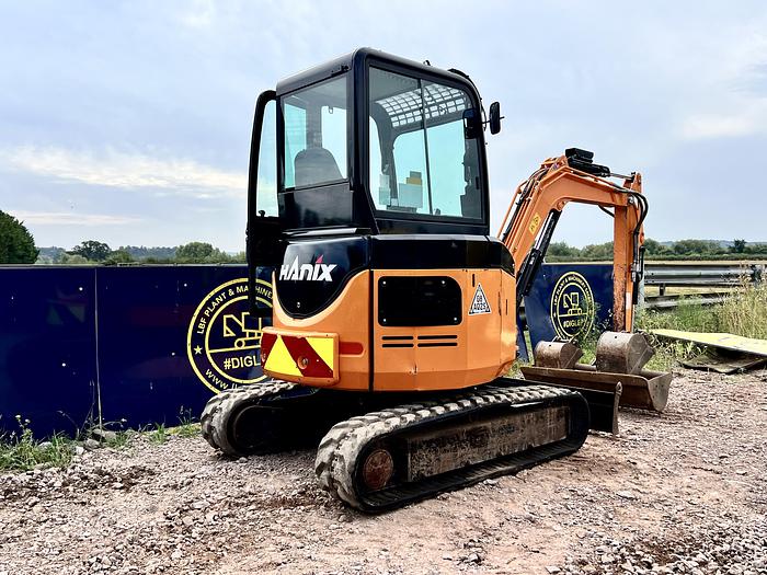 Used 2017 HANIX H27DR