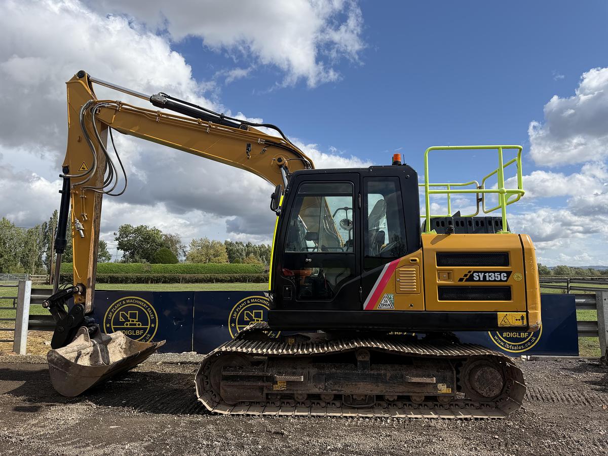 Used 2023 SANY SY135C