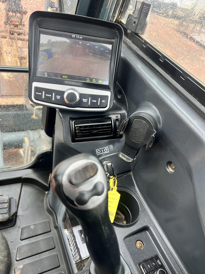 Used 2021 HYUNDIA HX85A