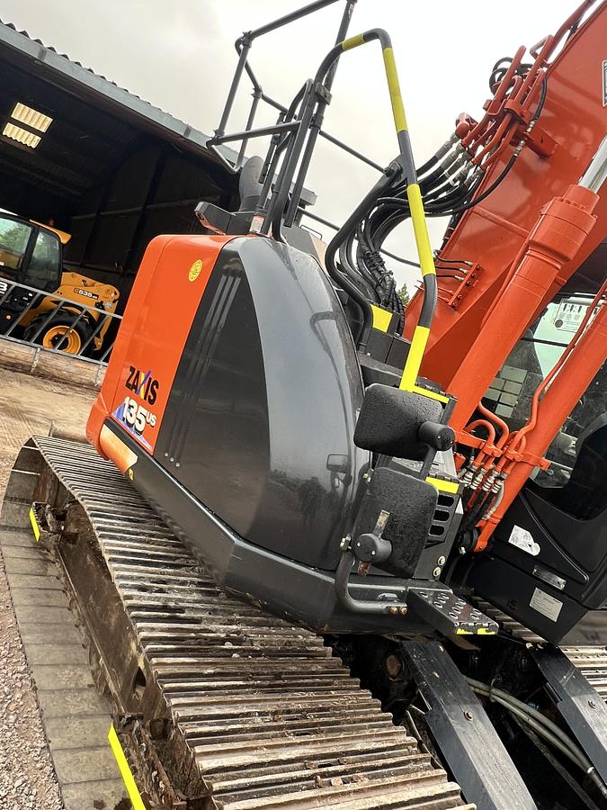 Used 2021 HITACHI ZAXIS ZX135USBL-6