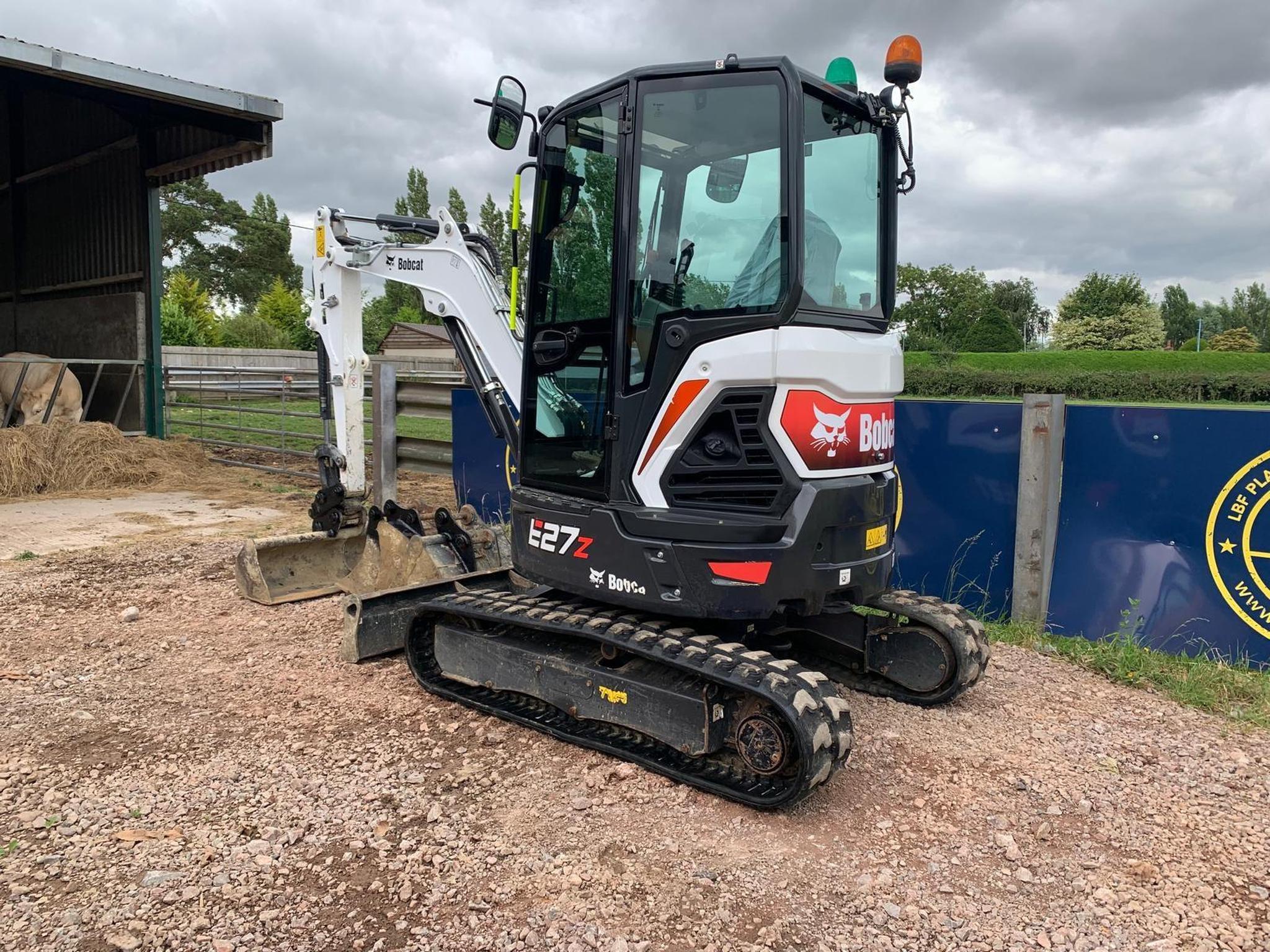 Used ONLY 1000HRS HYDRAULIC HITCH
