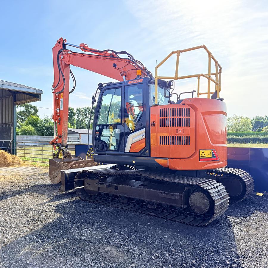 Used 2022 HITACHI ZAXIS ZX135USBL-7