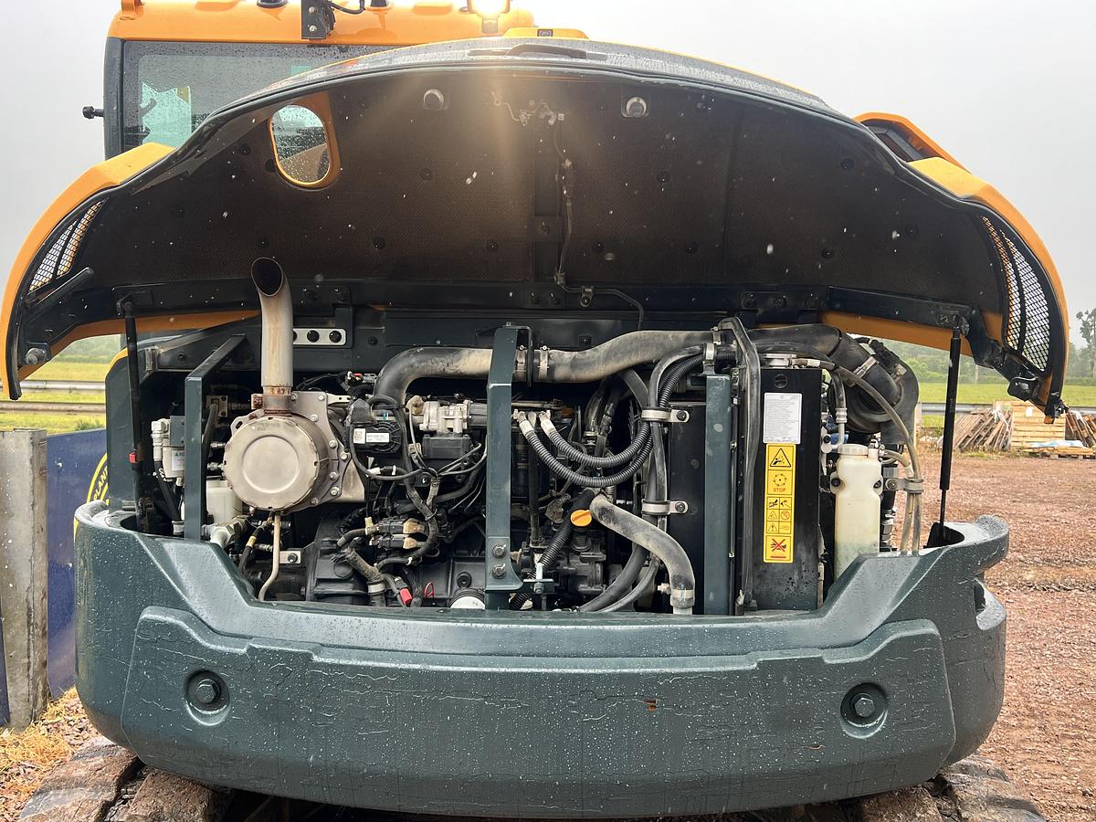 Used 2021 HYUNDIA HX85A